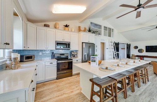 Mayhew House | Pet-Friendly Lake Norman Home with Boat Dock!