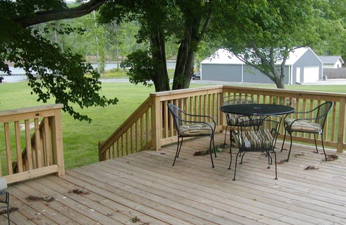 Guntersville Cottage | Pet Friendly! Lakefront Cottage
