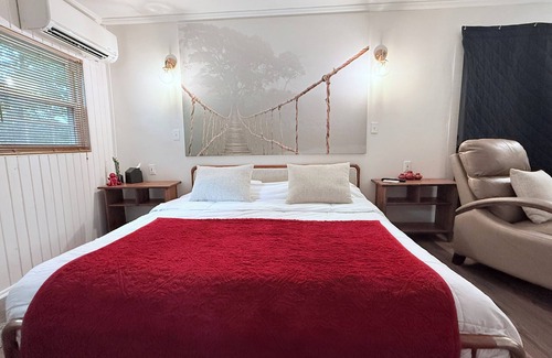 Anderson Bed & Breakfast | Pet-Friendly Lakefront Suite w/Dock, Canoe, Firepit & More
