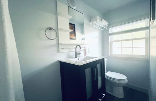 Anderson Bed & Breakfast | Pet-Friendly Lakefront Suite w/Dock, Canoe, Firepit & More