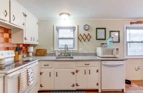 Beach Haven Gardens House | Pet-Friendly Long Beach Island Home: Walk to Beach