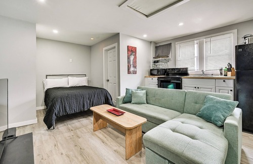 Mastic Beach Apartment | Pet-Friendly Long Island Guest House: Walk to Bay!