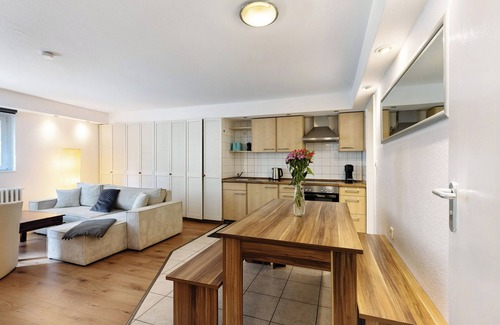 Charlottenburg-Wilmersdorf Apartment | Pet-friendly "Messe Apartment Berlin" with Garden, Terrace & Wi-Fi