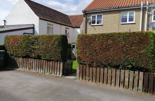 South Cave House | Pet friendly mews house in Central village location close to Cave Castle