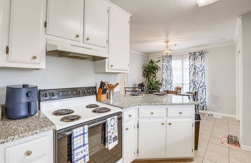 Millbrook House | Pet-Friendly Millbrook Home: Patio & Yard!