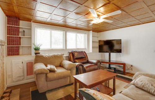 Spring Lake Park Apartment | Pet-Friendly Minneapolis Apt Near Shops and Dining!