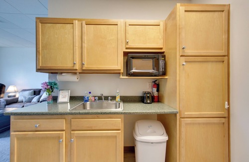 New Kensington Apartment | Pet-Friendly New Kensington Apt w/Shared Perks