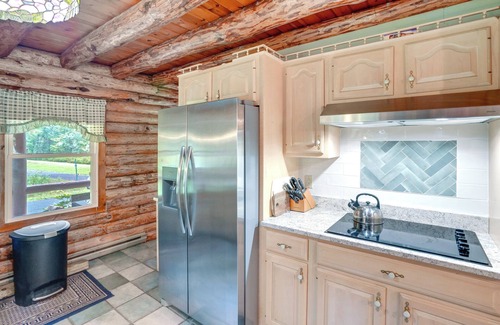 Maplecrest House | Pet-Friendly New York Cabin w/Hot Tub & Game Room