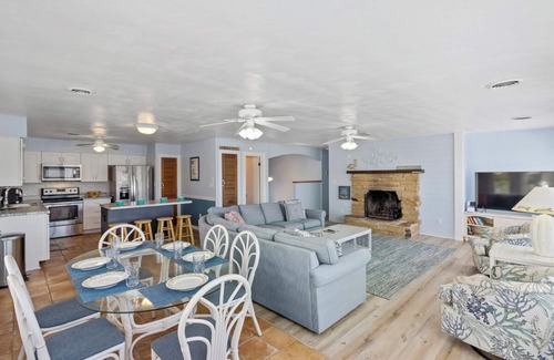 Carolina Dunes House | Pet-friendly oceanside Duck home w/private pool & hot tub!