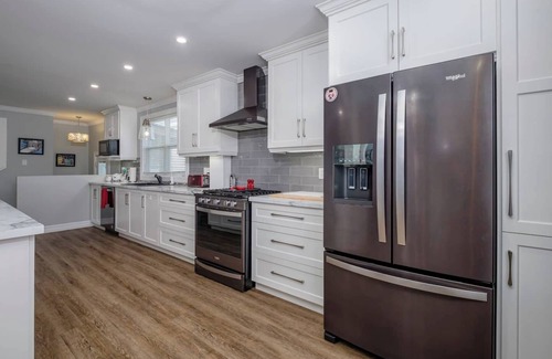 West End House | Pet-Friendly Paradise with Hot Tub & More!