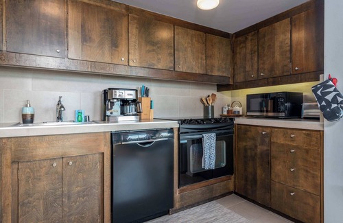 Sea Ranch House | Pet Friendly & Private Hot Tub