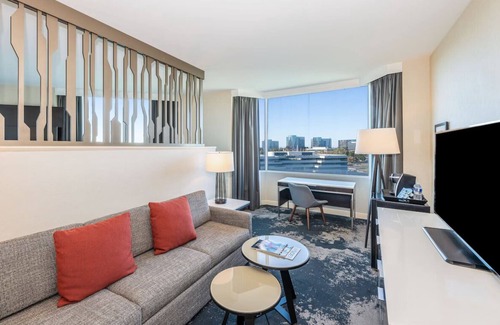 Redwood Shores Hotel | Pet-friendly Property w/Pool, Junior King Suite at Grand Bay San Francisco Hotel