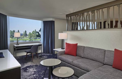 Redwood Shores Hotel | Pet-friendly Property w/Pool, Junior King Suite at Grand Bay San Francisco Hotel
