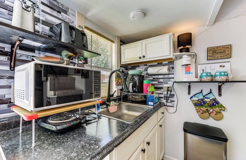 Raleigh Apartment | Pet-Friendly Raleigh Tiny Home w/Patio