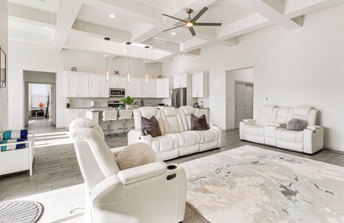 Rio Rancho House | Pet-Friendly Rio Rancho Home w/Fire Pit