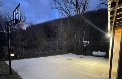 Bagley House | Pet Friendly River Bottom Oasis - Bagley