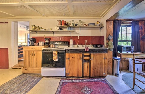 Granville House | Pet-Friendly Roxbury Farmhouse on 350 Acres!