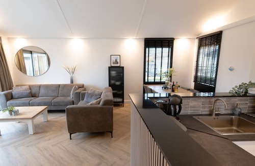 Zevenhuizen House | Pet-Friendly Rural Escape