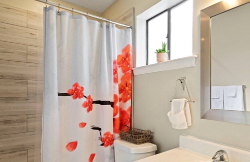 South Lamar Apartment | Pet-Friendly S. Austin Studio w/Gym, Free Parking