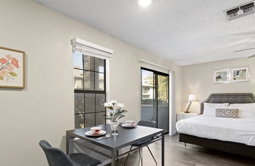 South Lamar Apartment | Pet-Friendly S. Austin Studio w/Gym, Free Parking
