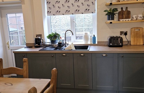 Stainforth Cottage | Pet Friendly S/Catering Holiday Cottage in Stainforth nr Settle, free wi-fi incl