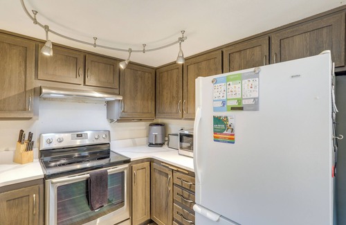Inglewood House | Pet-Friendly Sammamish Home w/Deck ~ 3 Mi to Lake