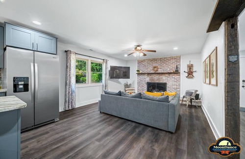 Heltonville Cottage | Pet Friendly, Short walk to Lake Monroe