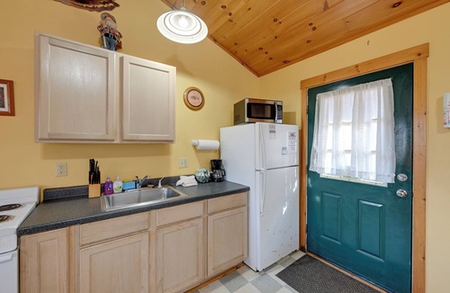 Bryson City Cabin | Pet-Friendly Smoky Mountain Cabin: Hunt & Fish!