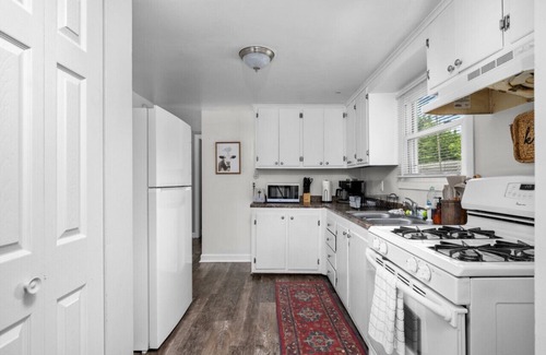 Silvis House | Pet Friendly & Spacious 3 BR in Silvis + Garage
