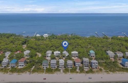 Plantation House | Pet Friendly- St George Island Sleeps 13- Pool