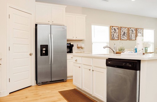 Port St. Joe House | ☀️ Pet Friendly, Steps to Beach and Pool - Sunset Bliss Cove ☀️