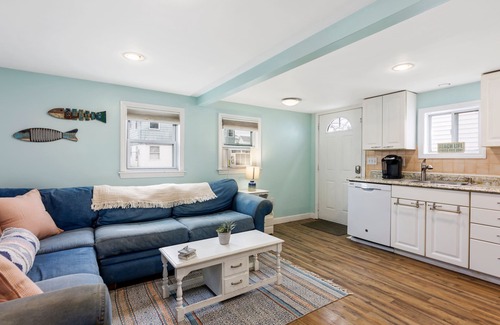 Salisbury Beach Apartment | PET FRIENDLY - Steps to the Ocean! - Sleeps 6