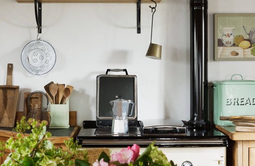 Ardnatrush Cottage | Pet-friendly stone farmhouse on the Sheep's Head