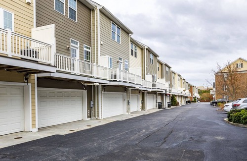 Richmond House | Pet-friendly Townhouse in the center of Short Pump