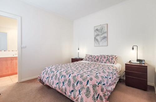 Mildura House | Pet friendly townhouse in a quiet location, fully enclosed back and side yard.