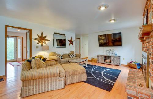 Union House | Pet-Friendly Union Vacation Rental with Pool!