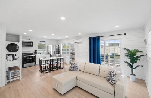 Gulf Lagoon Beach Apartment | Pet Friendly! Hot Tub! Sleeps Five!