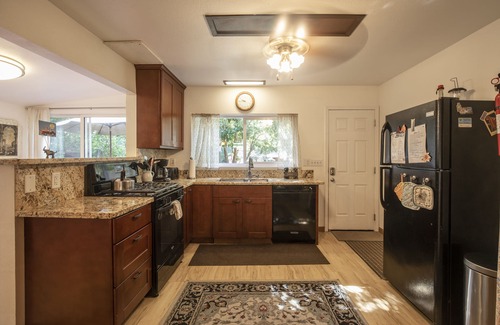 Occidental House | Pet Friendly Vacation Wonderland On Dutch Bill Creek 1 Mile To Monte Rio Beach