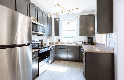 Metropolitan House | Pet-friendly w/Back-yard ★ Near everything the Starland District has to offer!