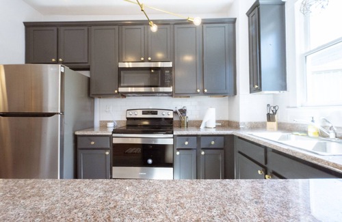 Metropolitan House | Pet-friendly w/Back-yard ★ Near everything the Starland District has to offer!