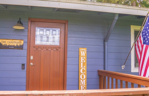 Thurston House | Pet friendly w/dog run, country living & mountain views close to town with wifi