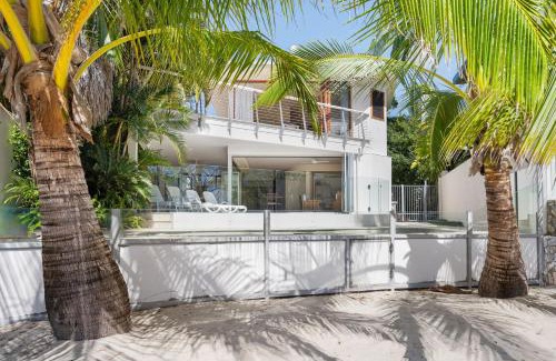 Noosa Heads House | Pet-Friendly Waterfront Hideaway