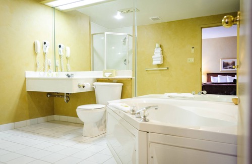 Peterborough Hotel | Peterborough Inn & Suites Hotel