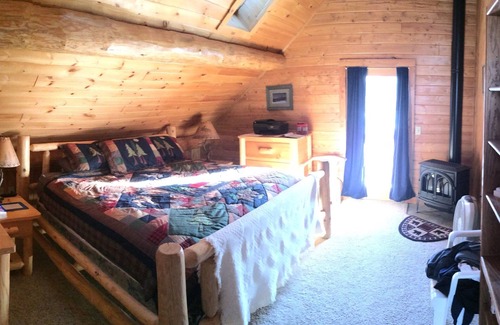Grand Rapids Cabin | Peterson Bay Lodge: 26 summer books Friday to Friday. Great dates see below!