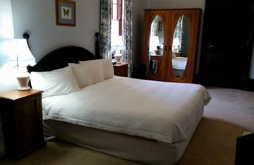 Armidale House | Petersons Armidale Winery & Guesthouse