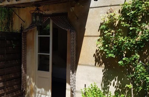 Pals Apartment | Petit apartament amb pati al poble de Pals