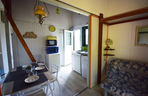 Layrac Ski Chalet | Petit chalet au Domaine du Lac de Goulens -piscine