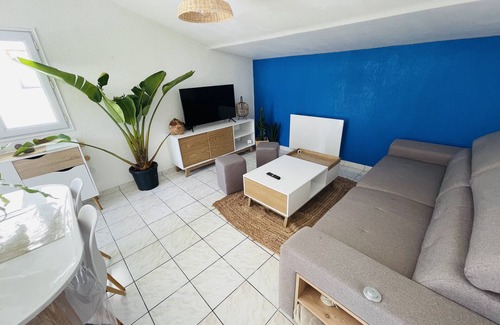 Asnieres-la-Giraud House | Petit Maison du Loubat Avec Jardin