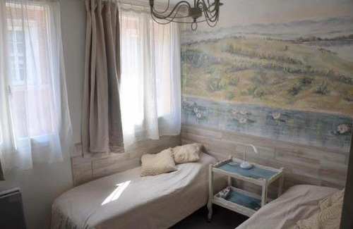 Bernay House | Petite chambre avec 2 lits dans maison d'artiste centre ville