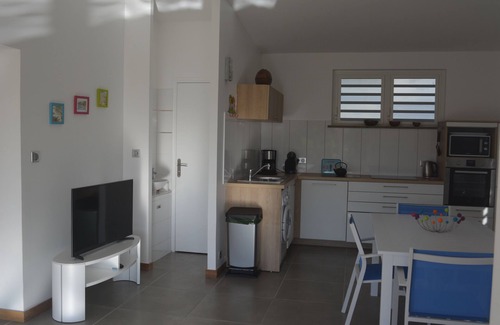 Anse des Rochers House | PETITE HERMINE VILLA 300 METERS FROM THE SEA 4 PEOPLE